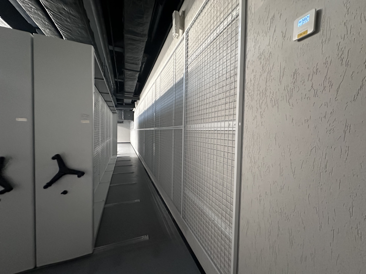 навесные сетки для хранения картин